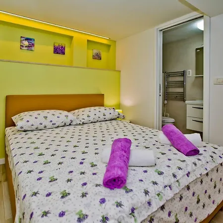 Petric, Old Town Hvar *