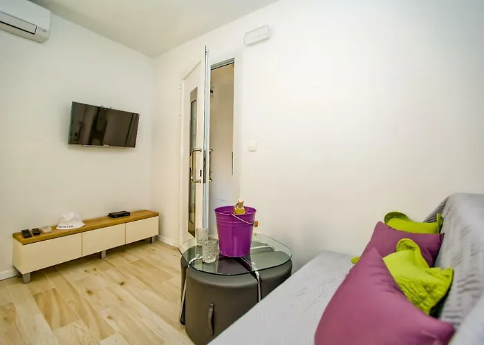 Petric, Old Town Hvar *