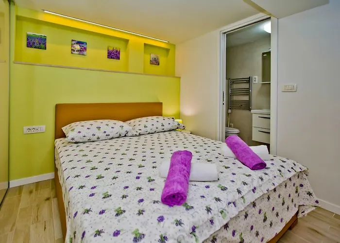 Petric, Old Town Hvar *